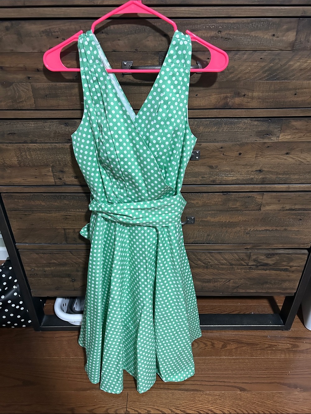 Miss Lulo Fit & Flare Sleeveless Green Polka Dot Midi Dress. Retro. 50’s.